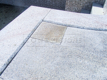 Archivní fotografie - OBKLAD BAZÉNU PŘÍRODNÍM KAMENEM. Zakázkové kamenictví TONE OF STONE. Archivní fotografie - OBKLAD BAZÉNU PŘÍRODNÍM KAMENEM. Zakázkové kamenictví TONE OF STONE.