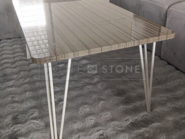 Kamenný konferenční stolek ze žuly Grey Veneer v šedé barvě Kamenný konferenční stolek ze žuly Grey Veneer v šedé barvě