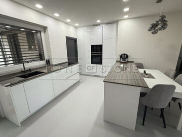 Žulové kuchyňské desky z přírodního kamene Grey Veneer v šedé barvě Žulové kuchyňské desky z přírodního kamene Grey Veneer v šedé barvě