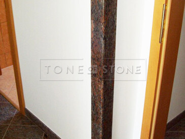 Kamenictví TONE OF STONE, obložení rohu v interiéru domu, přírodní kámen - žula Kamenictví TONE OF STONE, obložení rohu v interiéru domu, přírodní kámen - žula