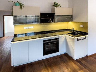 Kuchyňská pracovní deska z přírodního kamene - leštěná černá žula s třpytivými fragmenty - STAR GALAXY Kuchyňská pracovní deska z přírodního kamene - leštěná černá žula s třpytivými fragmenty - STAR GALAXY