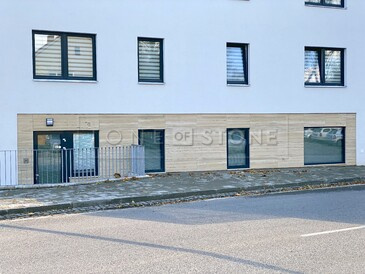 Obložení fasády přírodním kamenem - travertin, zakázková výroba TONE OF STONE Obložení fasády přírodním kamenem - travertin, zakázková výroba TONE OF STONE