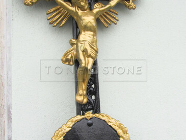 TONE OF STONE zajišťuje kompletní hřbitovní architekturu, reference - kompletní renovace a zlacení náhrobního kříže. TONE OF STONE zajišťuje kompletní hřbitovní architekturu, reference - kompletní renovace a zlacení náhrobního kříže.