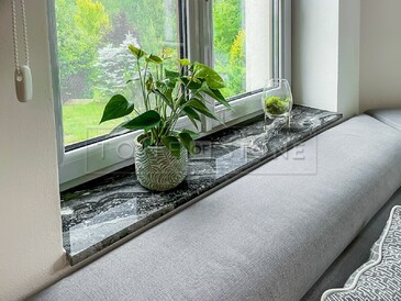 Vnitřní parapet z přírodního kamene - exkluzivní mramor ARABESCATO GRIGIO, zakázka na míru, kamenictví TONE OF STONE Vnitřní parapet z přírodního kamene - exkluzivní mramor ARABESCATO GRIGIO, zakázka na míru, kamenictví TONE OF STONE