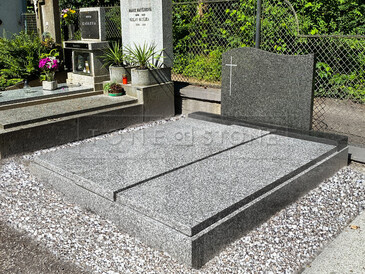 Zakázková výroba hrobů, hrobek a pomníků z přírodního kamene, ruční sekání a zlacení písma, hřbitovní vázy, lampy, urny, výroba pomníkových fotek. Zakázková výroba hrobů, hrobek a pomníků z přírodního kamene, ruční sekání a zlacení písma, hřbitovní vázy, lampy, urny, výroba pomníkových fotek.