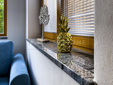 Žula Viscont White patří mezi nejoblíbenější přírodní kameny pro výrobu vnitřních a venkovních parapetů, zakázková výroba TONE OF STONE Žula Viscont White patří mezi nejoblíbenější přírodní kameny pro výrobu vnitřních a venkovních parapetů, zakázková výroba TONE OF STONE